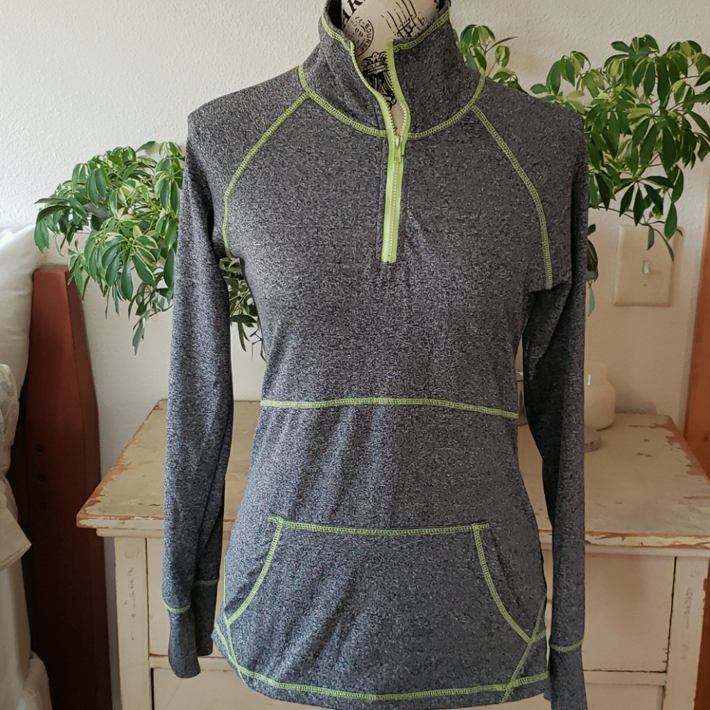 Hem & Thread Half Zip Pullover